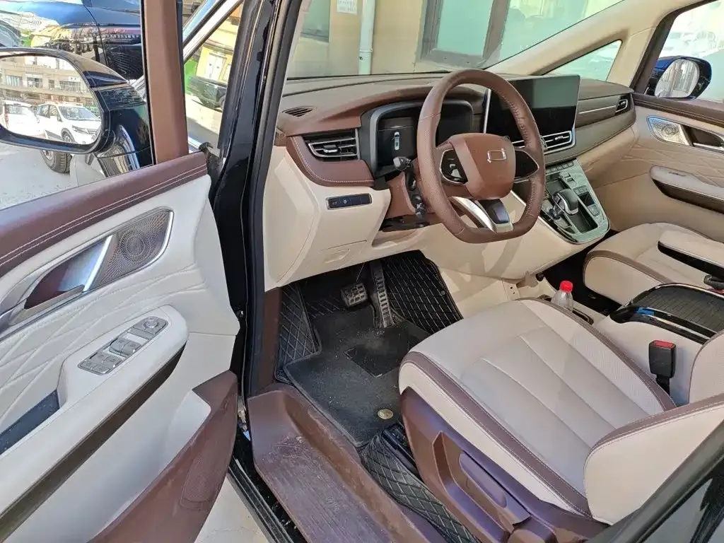 Besturn M9 Model 2.0T Supreme Edition 2023 — фото 17