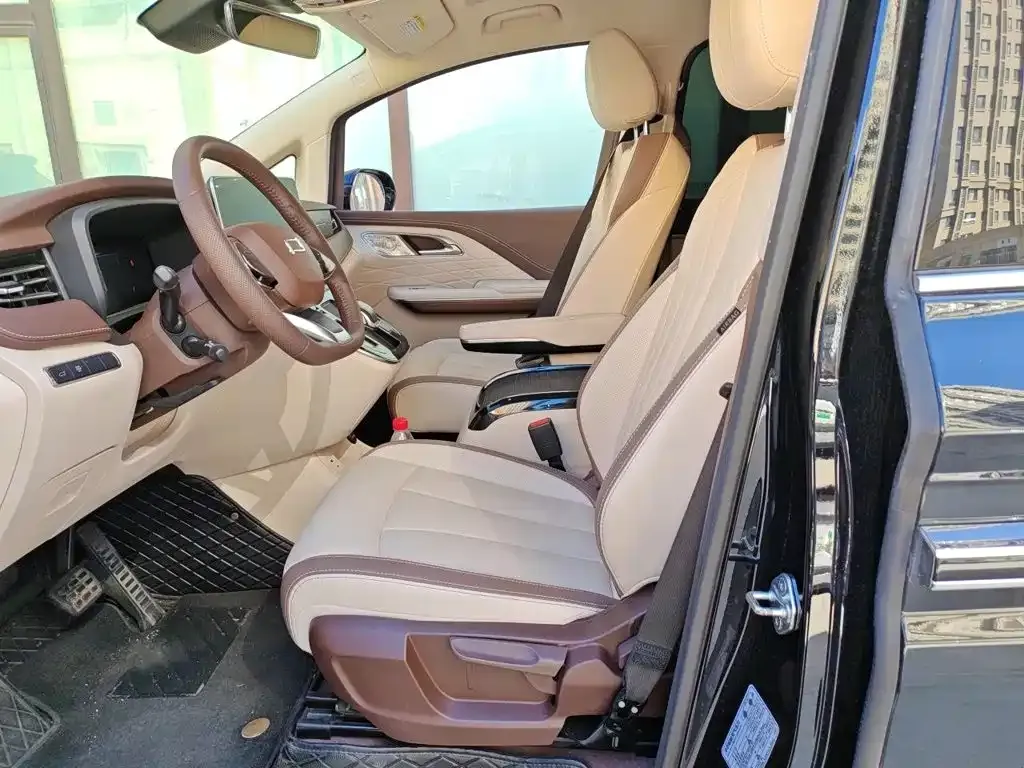 Besturn M9 Model 2.0T Supreme Edition 2023 — фото 16