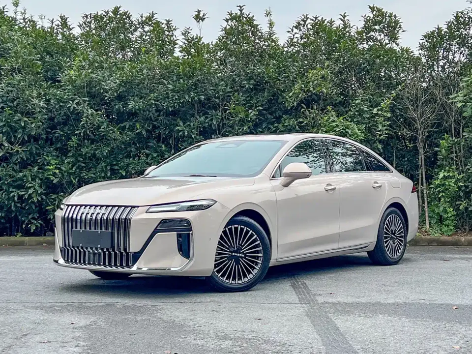 Roewe M7 DMH Base 2025
