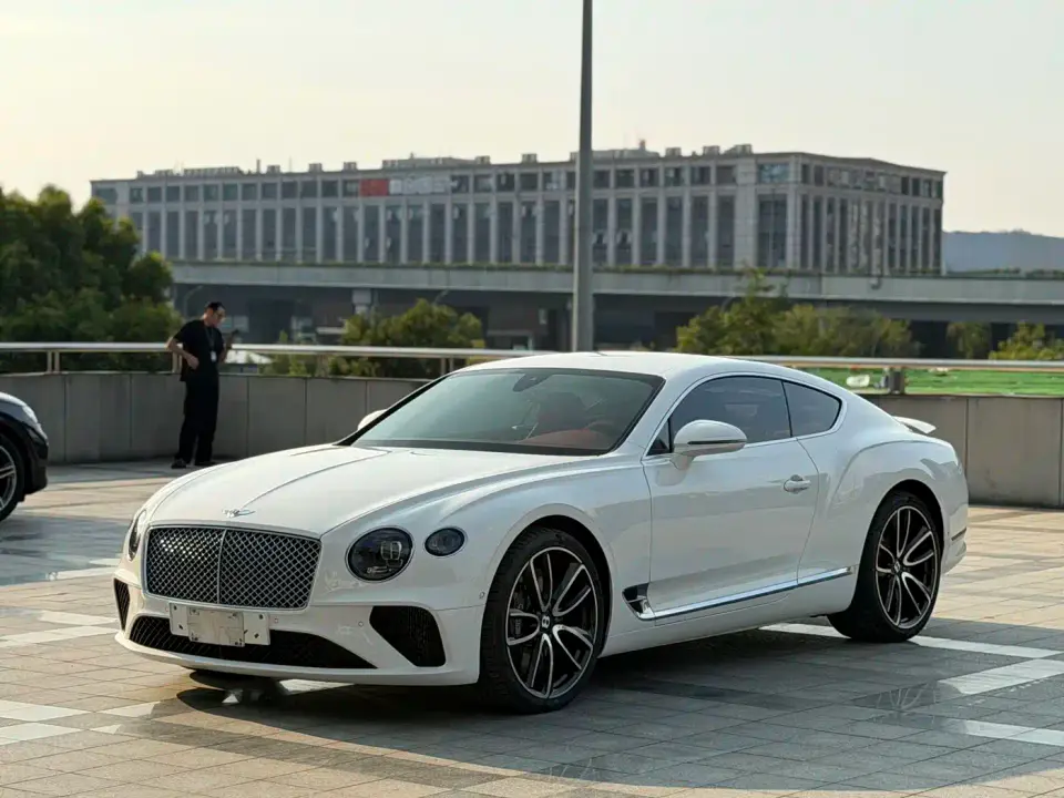 Bentley Continental 4.0T GT V8 2022