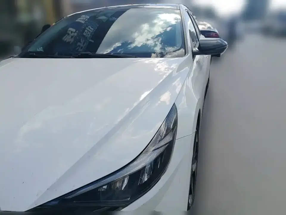 Hyundai Elantra 1.5L CVT LUX Premium Edition 2021