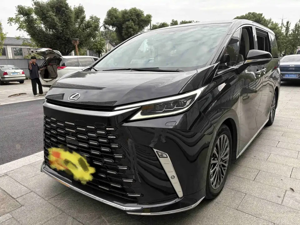 Lexus LM 350h 7-Seater Elegance Edition 2023