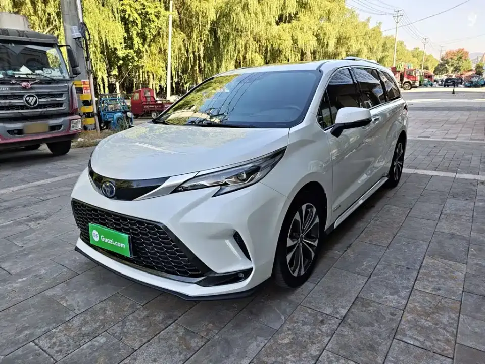 Toyota Granvia 2.5L Hybrid Flagship VIP Edition 2024
