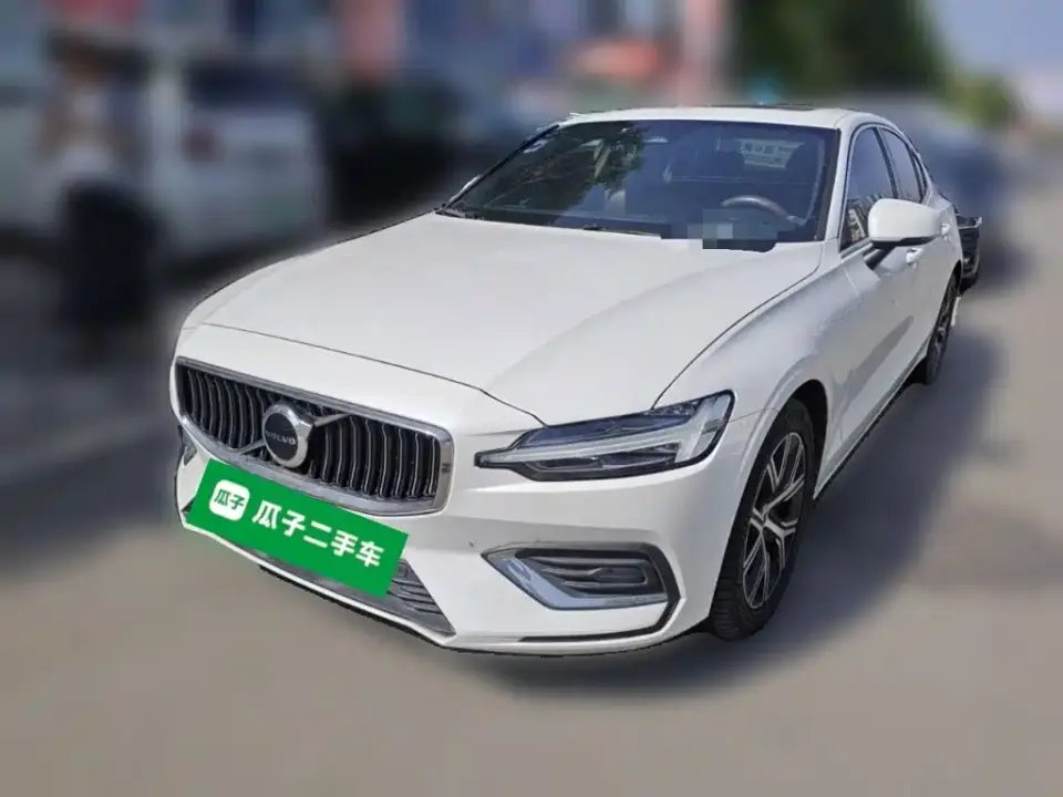 Volvo S60 B4 Smart Comfort Luxury Edition 2023