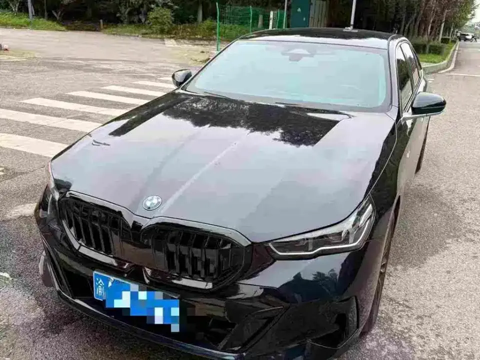 BMW 5 Series 530Li Leading M Sport Package 2024
