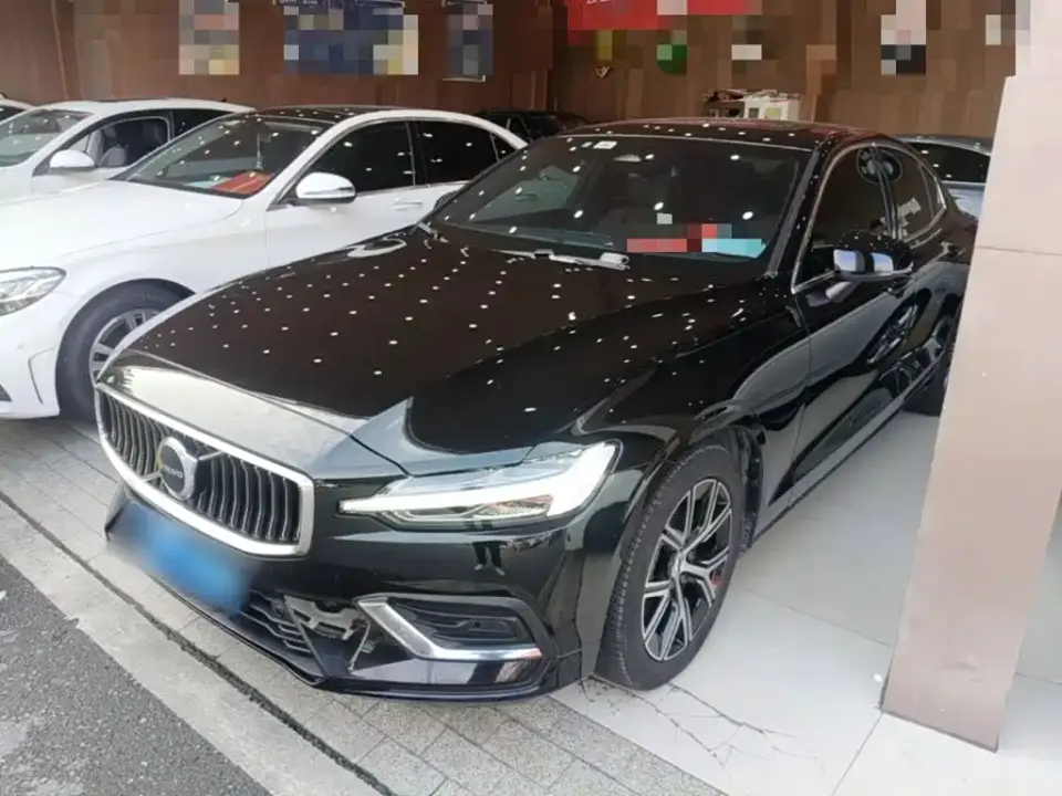 Volvo S60 B4 Smart Comfort Luxury Edition 2022