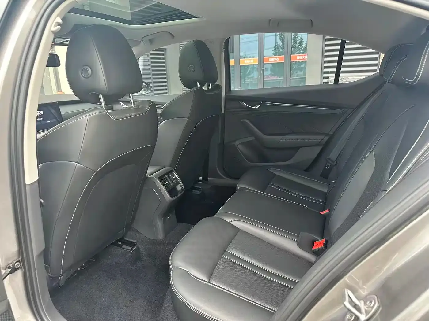 Skoda Octavia PRO TSI280 DSG Luxury Edition 2022 — фото 9