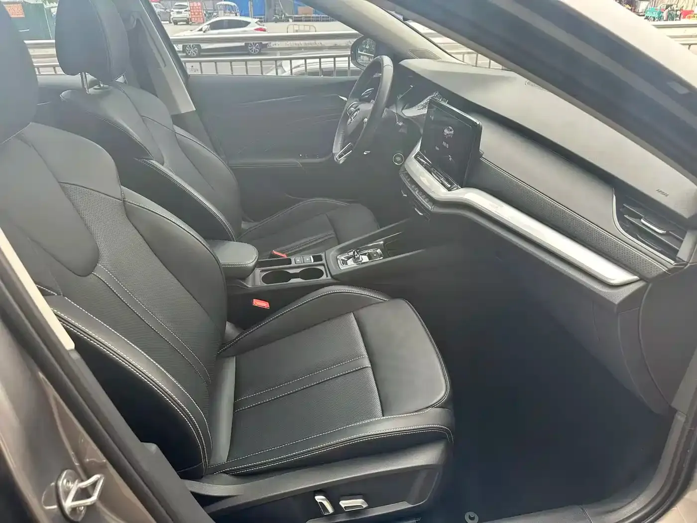 Skoda Octavia PRO TSI280 DSG Luxury Edition 2022 — фото 17