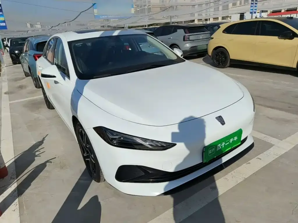 Roewe D7 DMH 125km Beyond Edition 2024 — фото 4