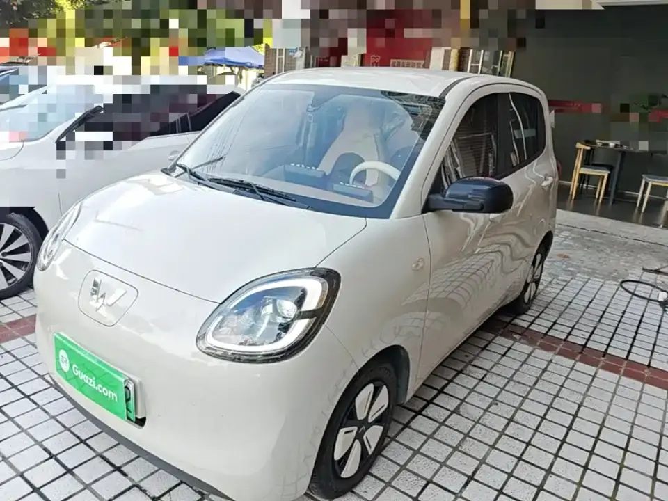 Wuling Motors Hongguang MINIEV 4-Door Premium Edition 2025