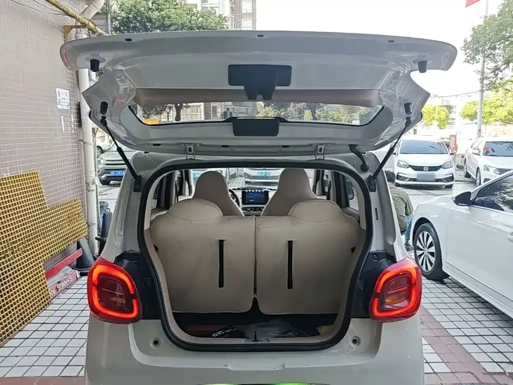 Wuling Motors Hongguang MINIEV 4-Door Premium Edition 2025 — фото 19