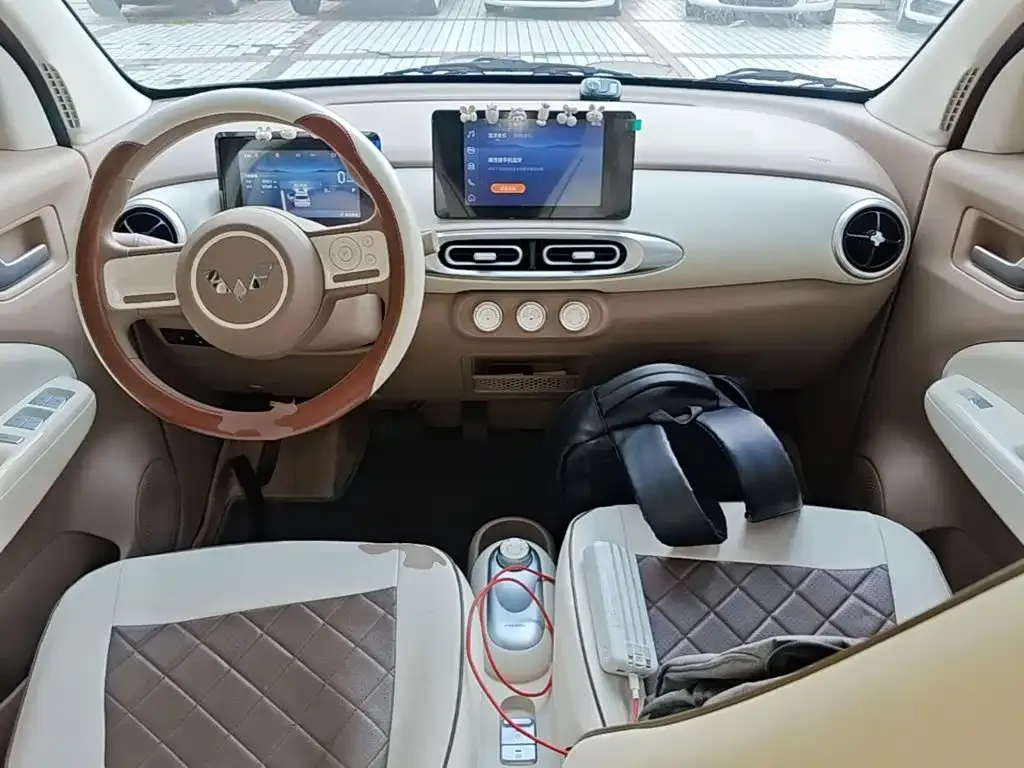 Wuling Motors Hongguang MINIEV 4-Door Premium Edition 2025 — фото 10