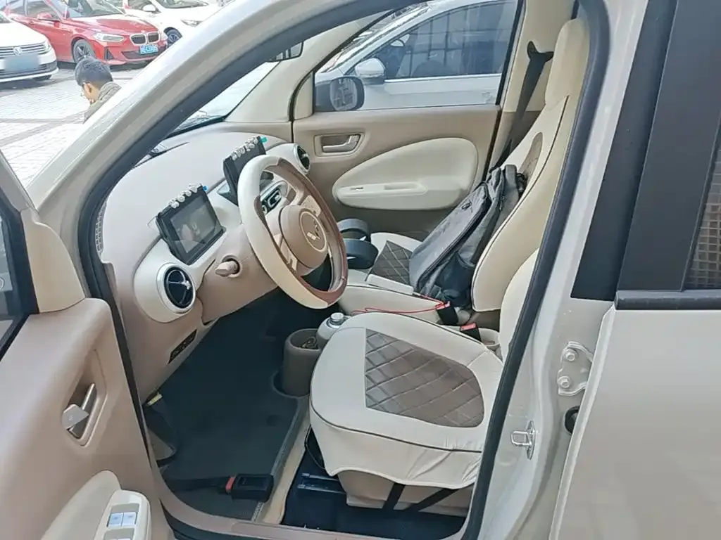Wuling Motors Hongguang MINIEV 4-Door Premium Edition 2025 — фото 15
