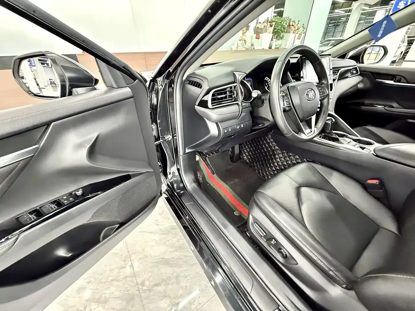 Toyota Camry Hybrid 2.5HG Luxury Edition 2022 — фото 13