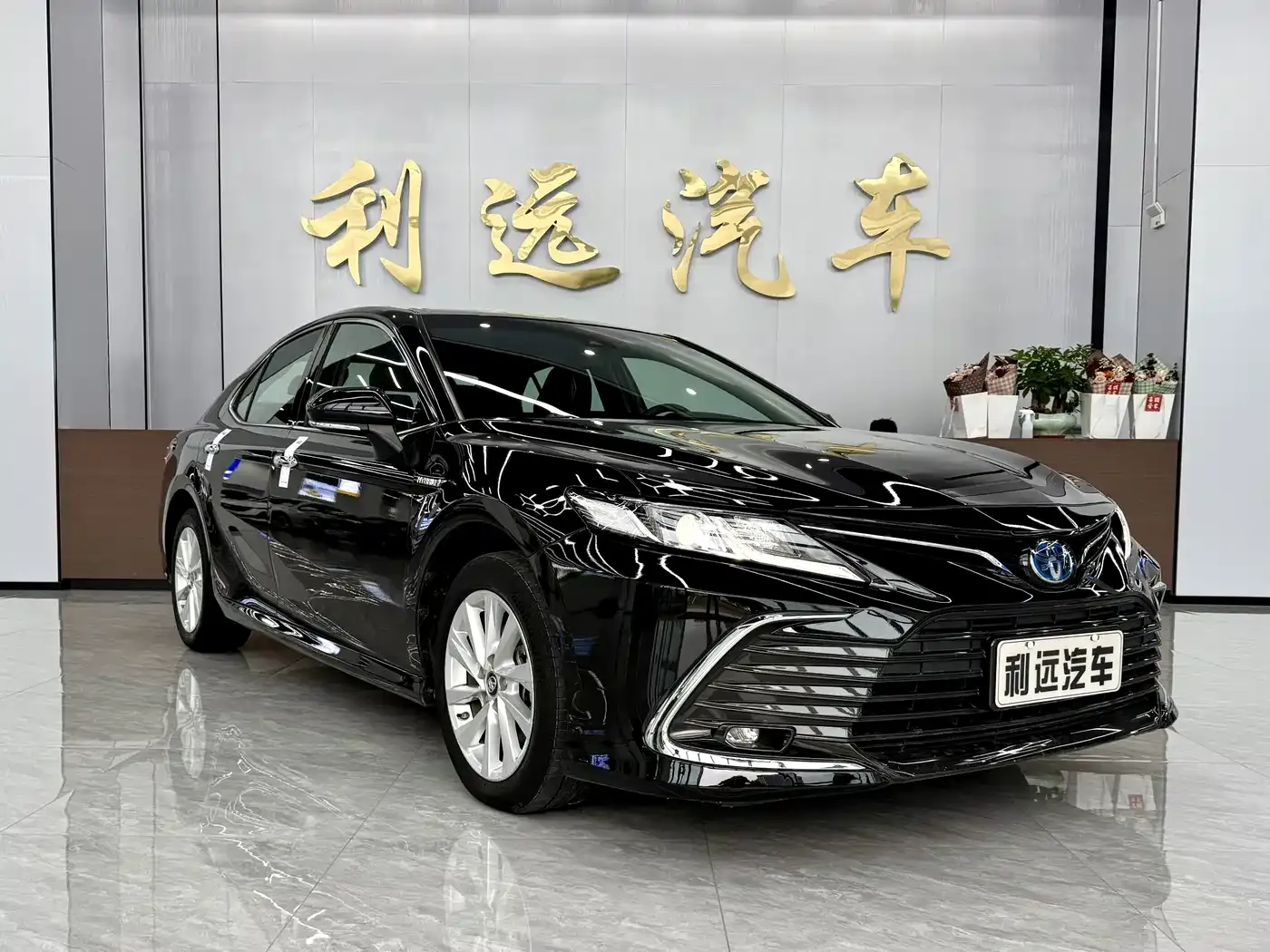 Toyota Camry Hybrid 2.5HG Luxury Edition 2022 — фото 3