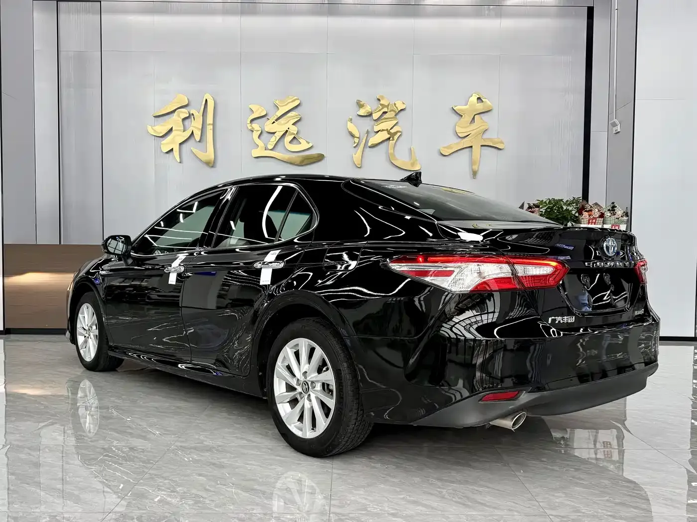 Toyota Camry Hybrid 2.5HG Luxury Edition 2022 — фото 17