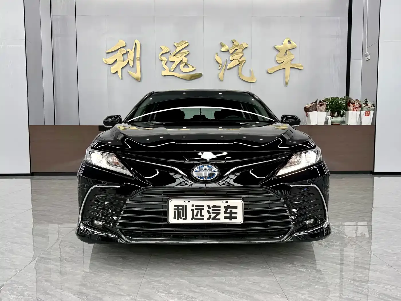 Toyota Camry Hybrid 2.5HG Luxury Edition 2022 — фото 2