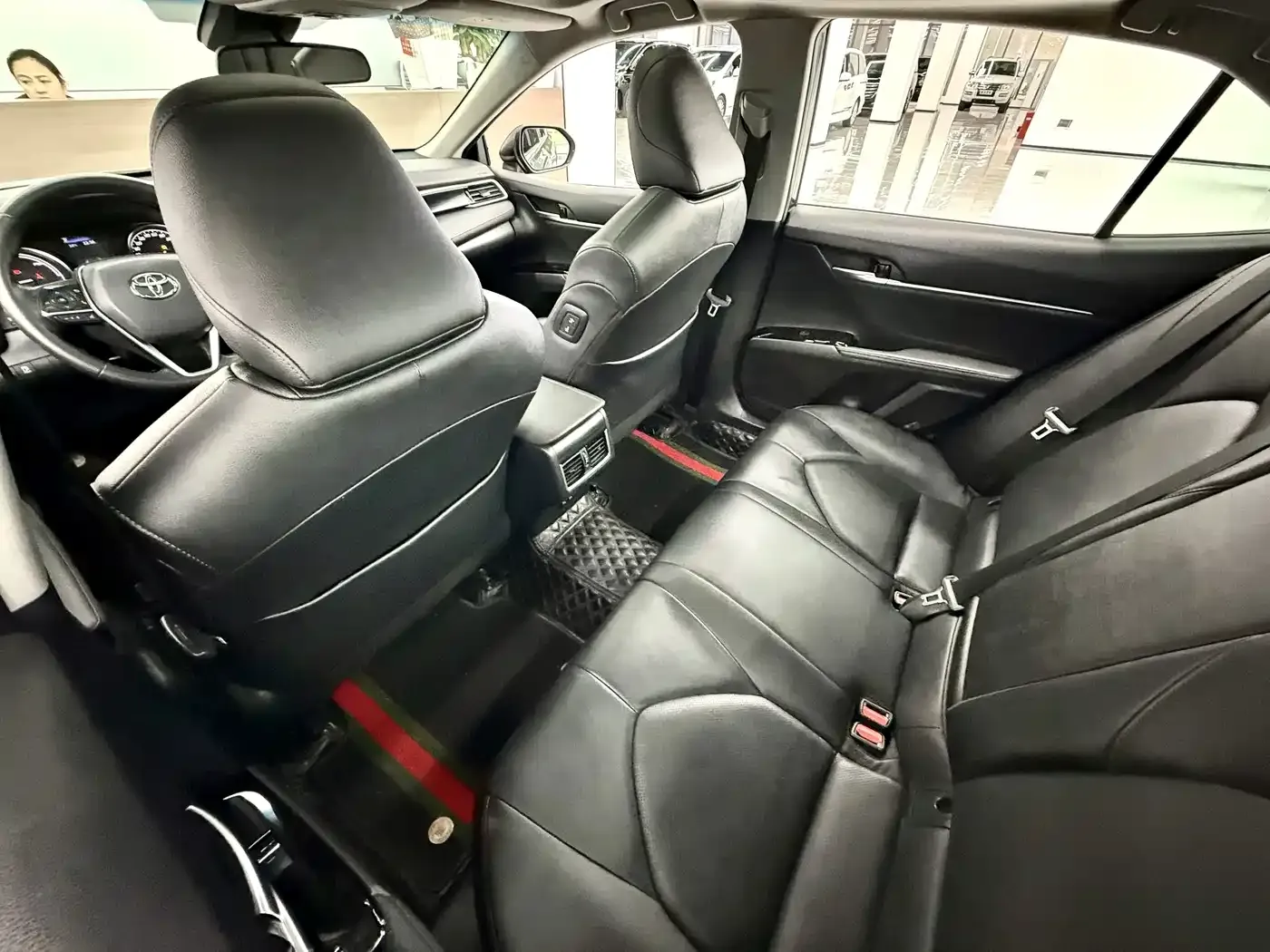 Toyota Camry Hybrid 2.5HG Luxury Edition 2022 — фото 5