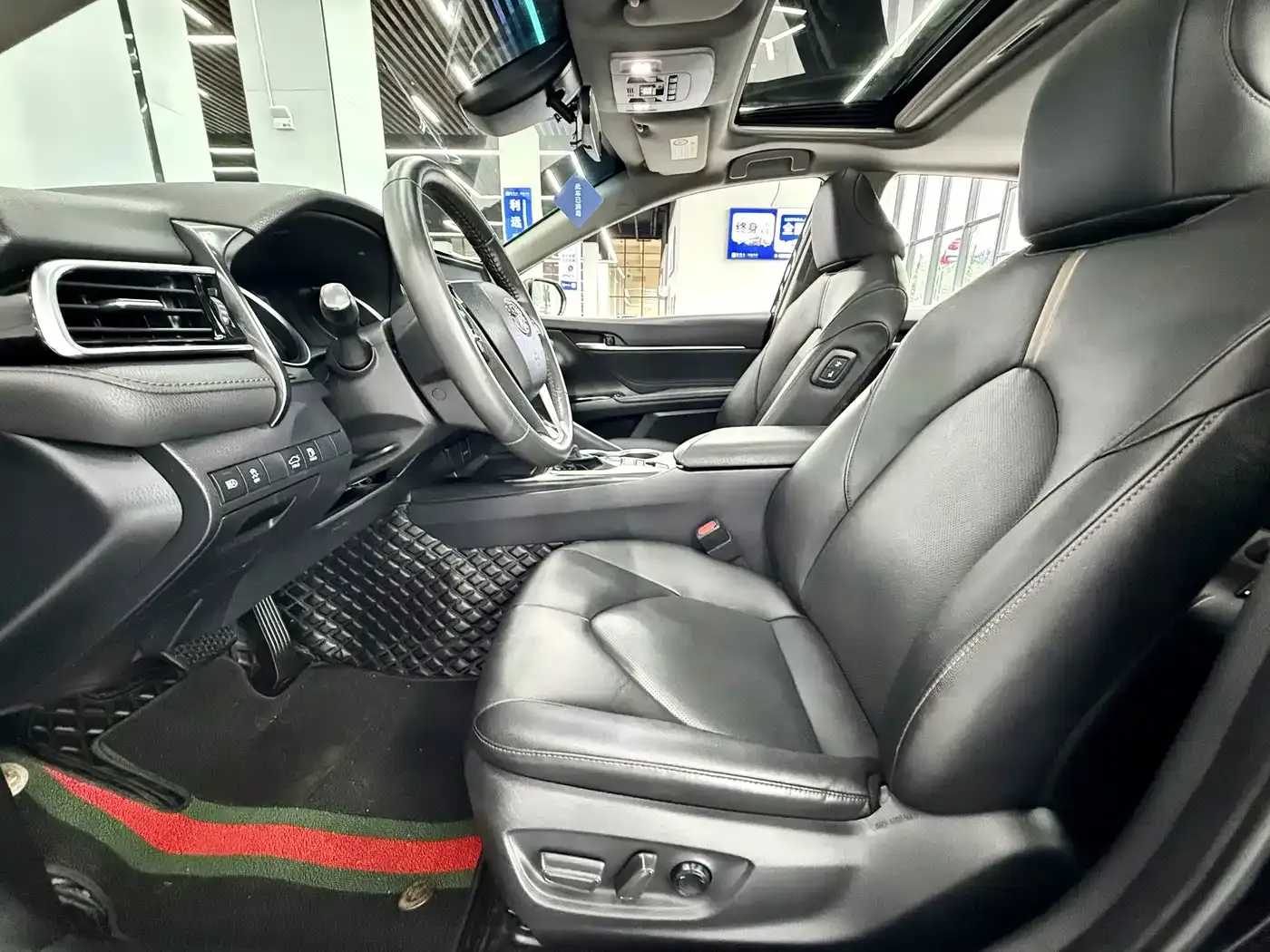 Toyota Camry Hybrid 2.5HG Luxury Edition 2022 — фото 14