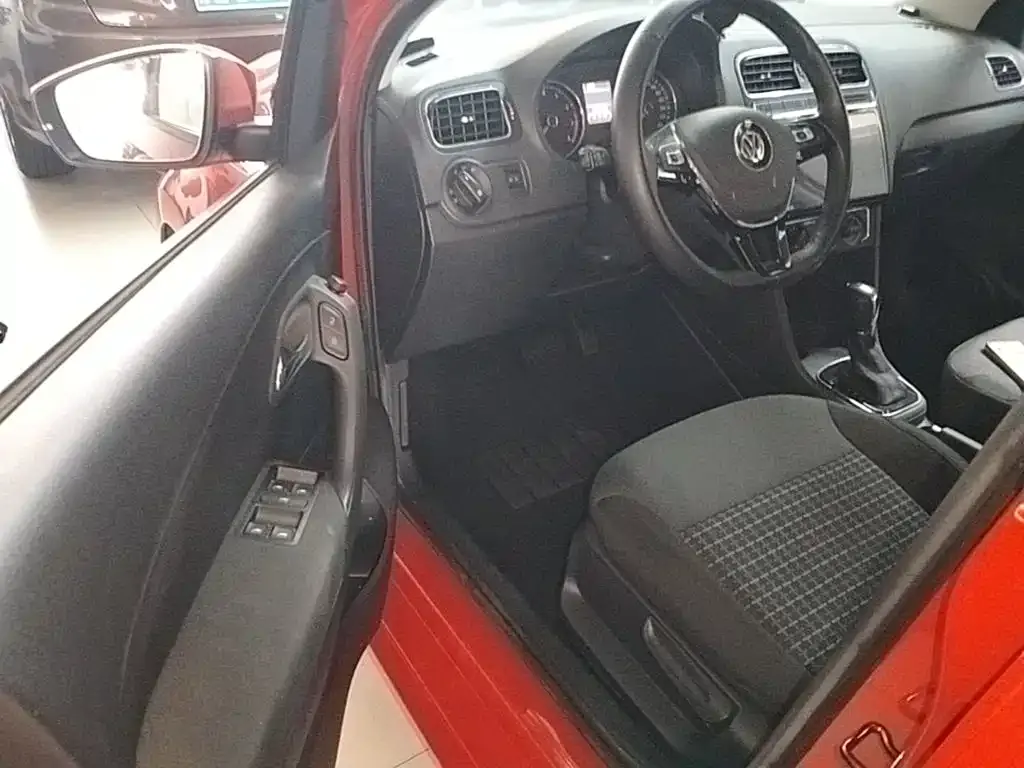 Volkswagen Polo 1.5L Auto Comfort 2019 — фото 16