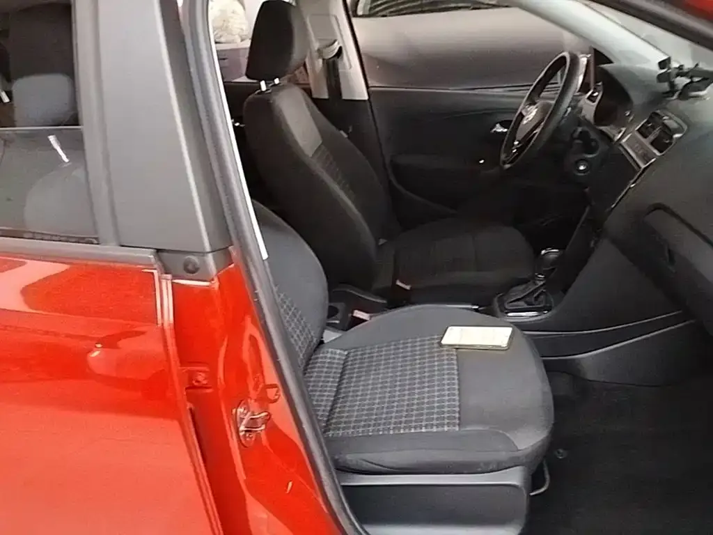 Volkswagen Polo 1.5L Auto Comfort 2019 — фото 25