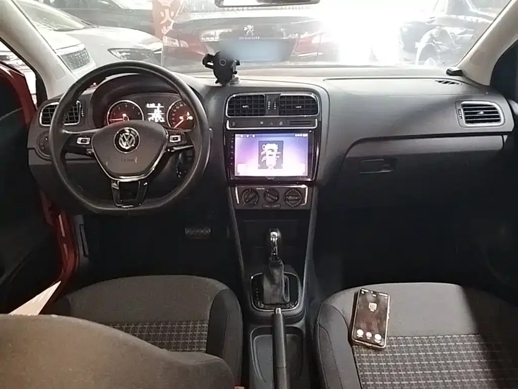 Volkswagen Polo 1.5L Auto Comfort 2019 — фото 10