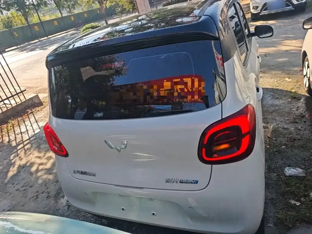 Wuling Motors Hongguang MINIEV 4-Door Premium+ Edition 2025 — фото 6