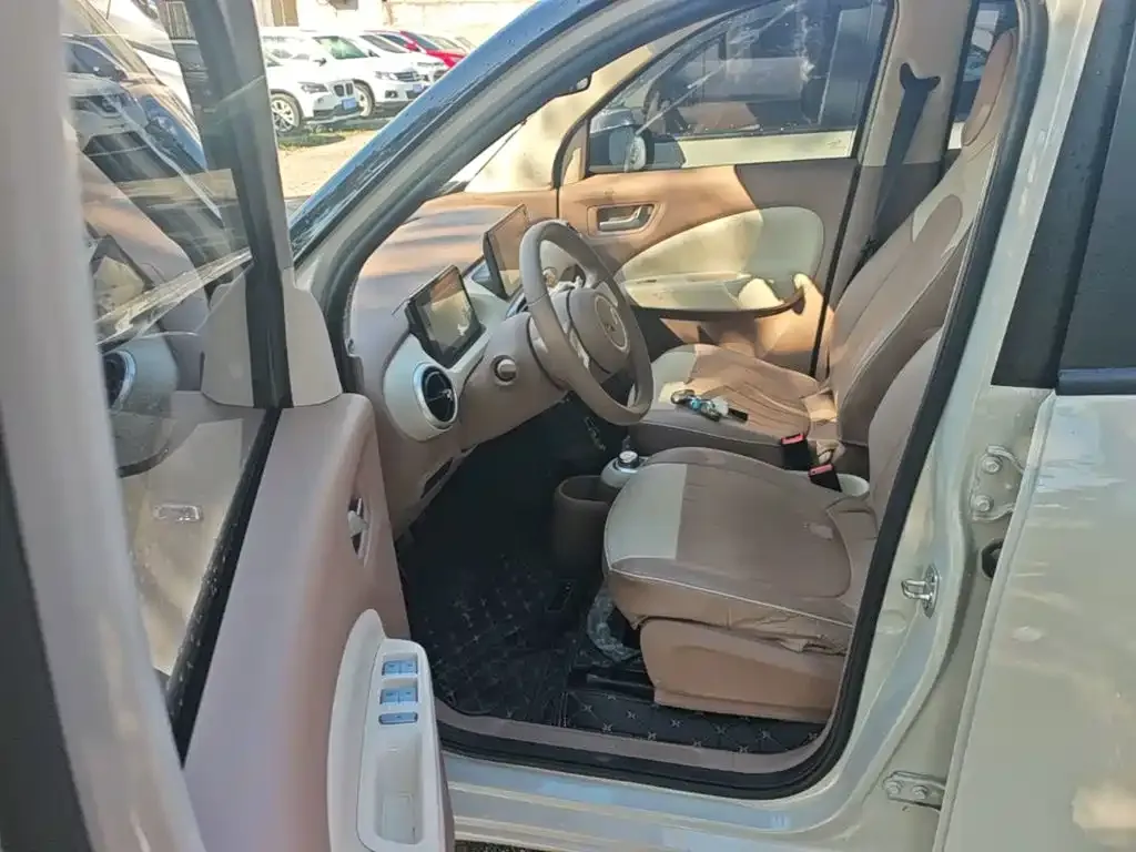 Wuling Motors Hongguang MINIEV 4-Door Premium+ Edition 2025 — фото 16