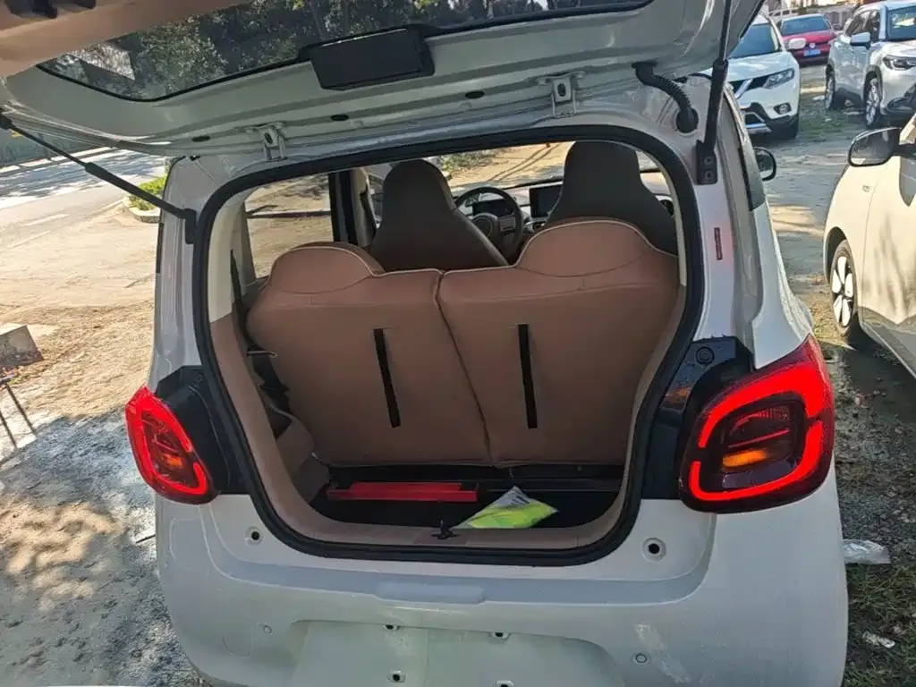 Wuling Motors Hongguang MINIEV 4-Door Premium+ Edition 2025 — фото 19