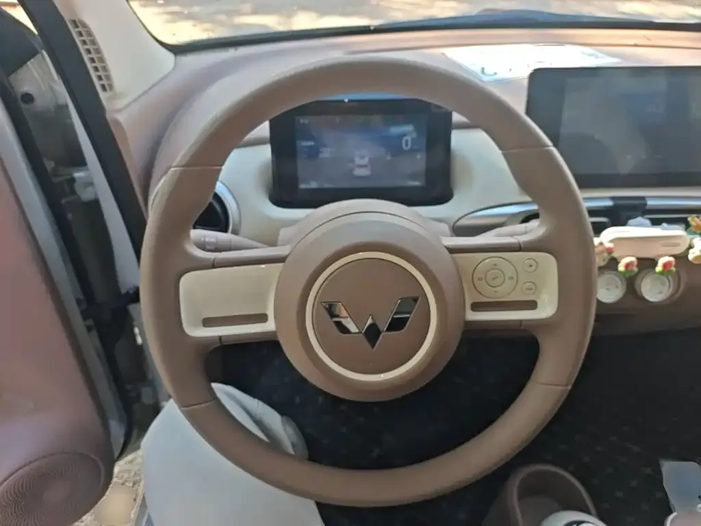 Wuling Motors Hongguang MINIEV 4-Door Premium+ Edition 2025 — фото 11