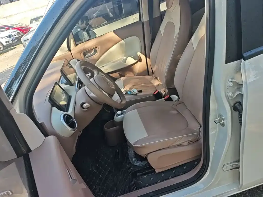 Wuling Motors Hongguang MINIEV 4-Door Premium+ Edition 2025 — фото 15