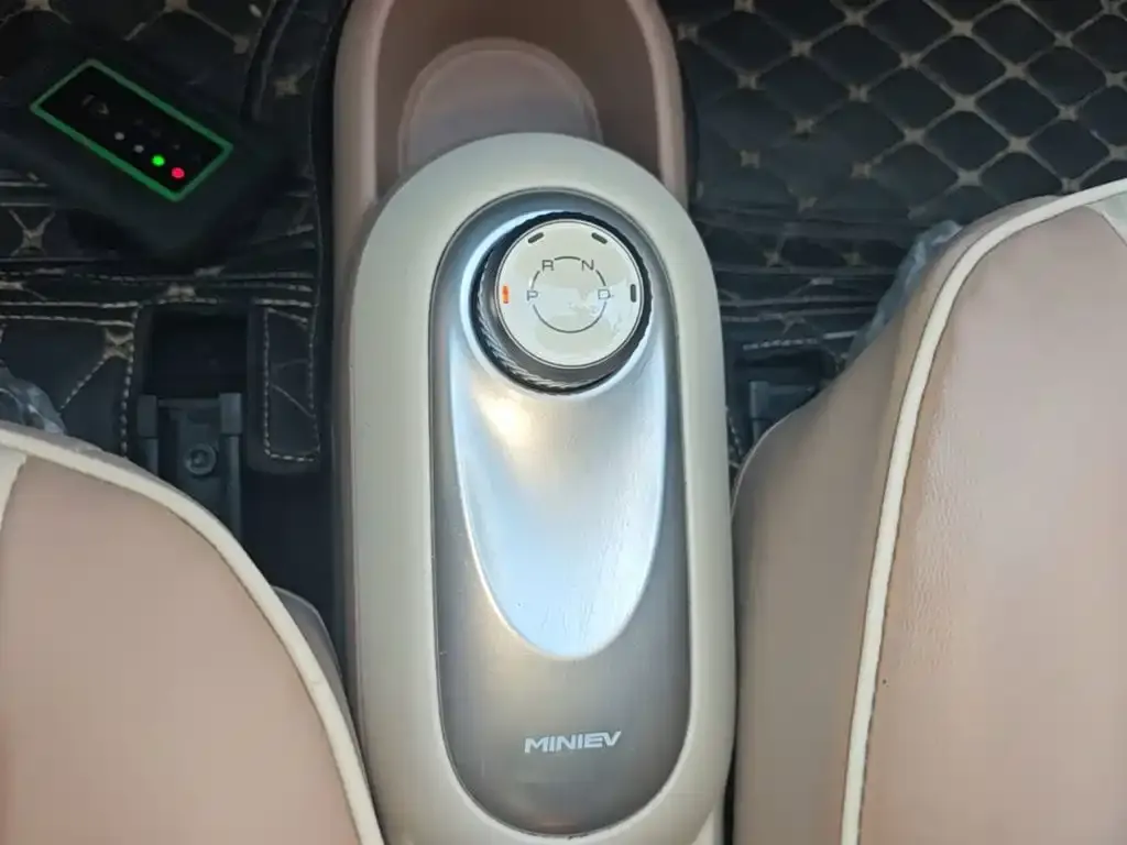 Wuling Motors Hongguang MINIEV 4-Door Premium+ Edition 2025 — фото 14
