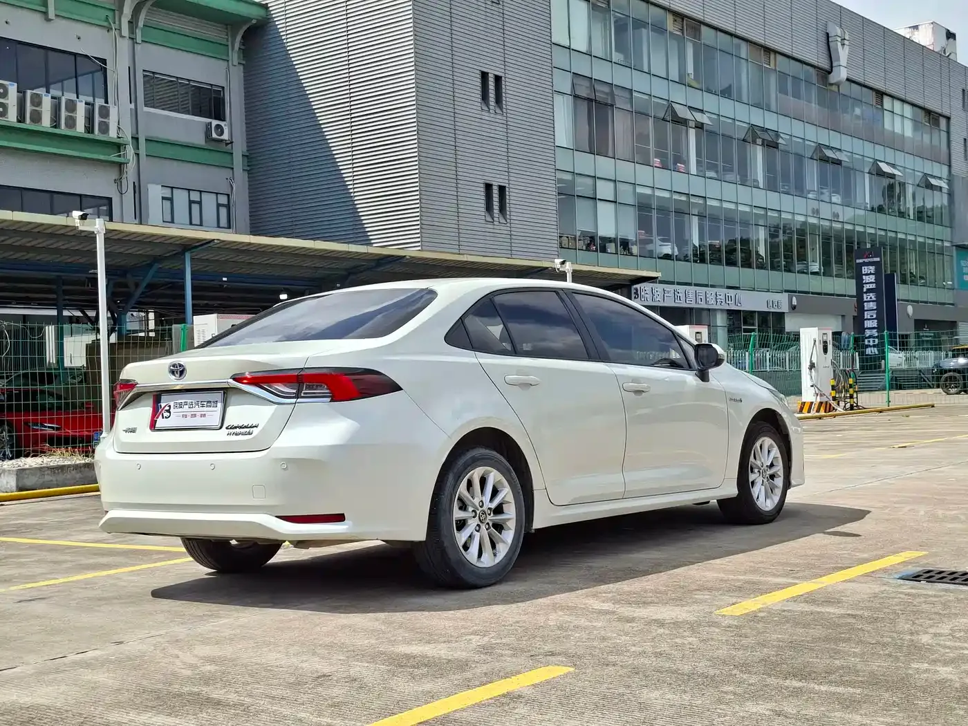 Toyota Corolla Hybrid 1.8L E-CVT GL-i Elite Edition 2020 — фото 5