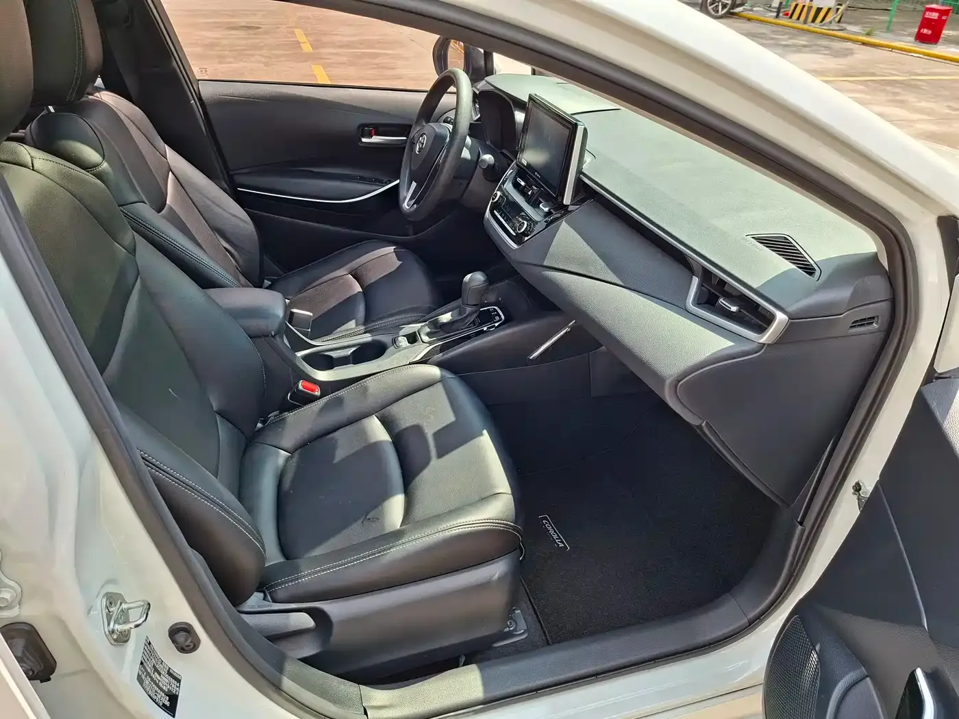 Toyota Corolla Hybrid 1.8L E-CVT GL-i Elite Edition 2020 — фото 17