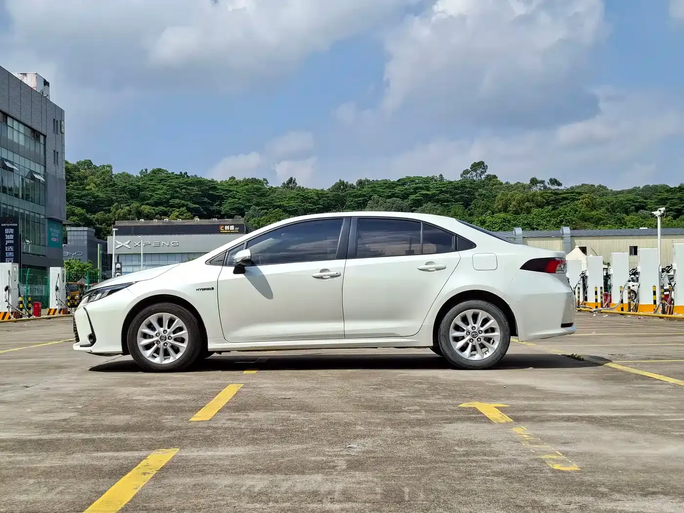 Toyota Corolla Hybrid 1.8L E-CVT GL-i Elite Edition 2020 — фото 7