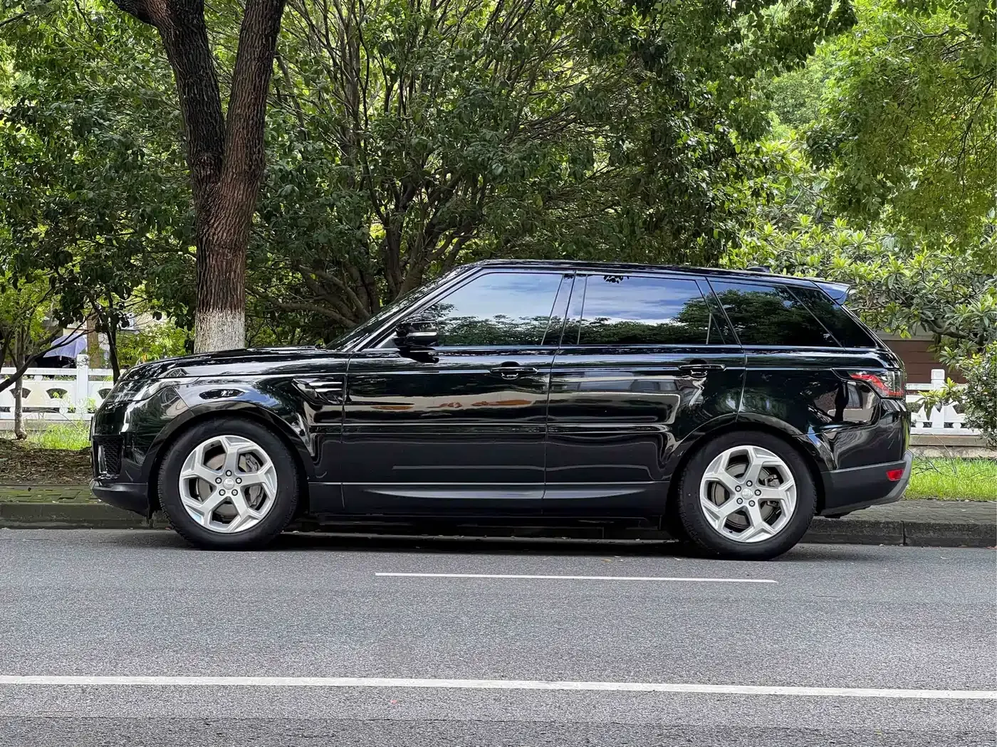 Land Rover Range Rover Sport 3.0 L6 SE 2021 — фото 4