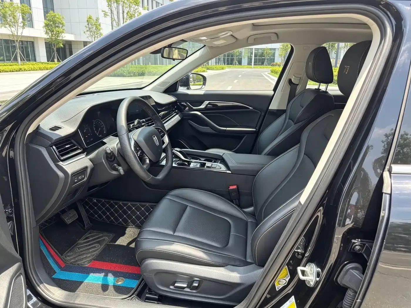 Besturn B70 Model 3rd Gen 1.5T Automatic Joy 70th Anniversary Edition 2023 — фото 7