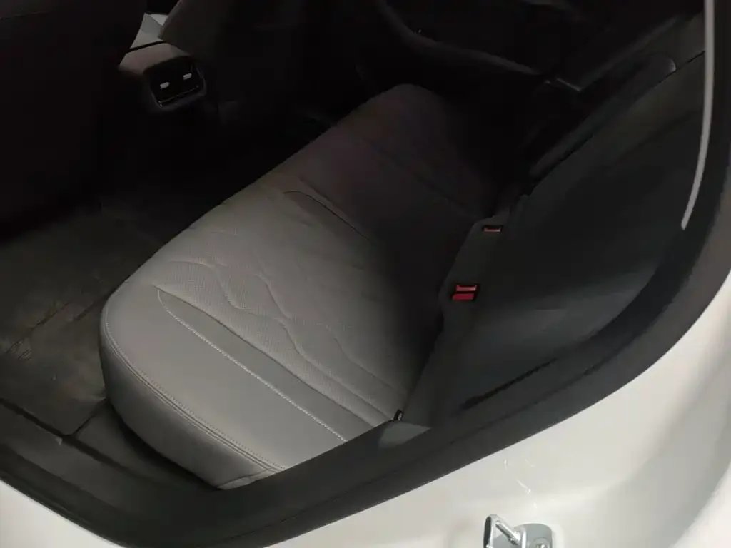 Geely Galaxy Galaxy A7 EM-i 150km Premium Edition 2026 — фото 17