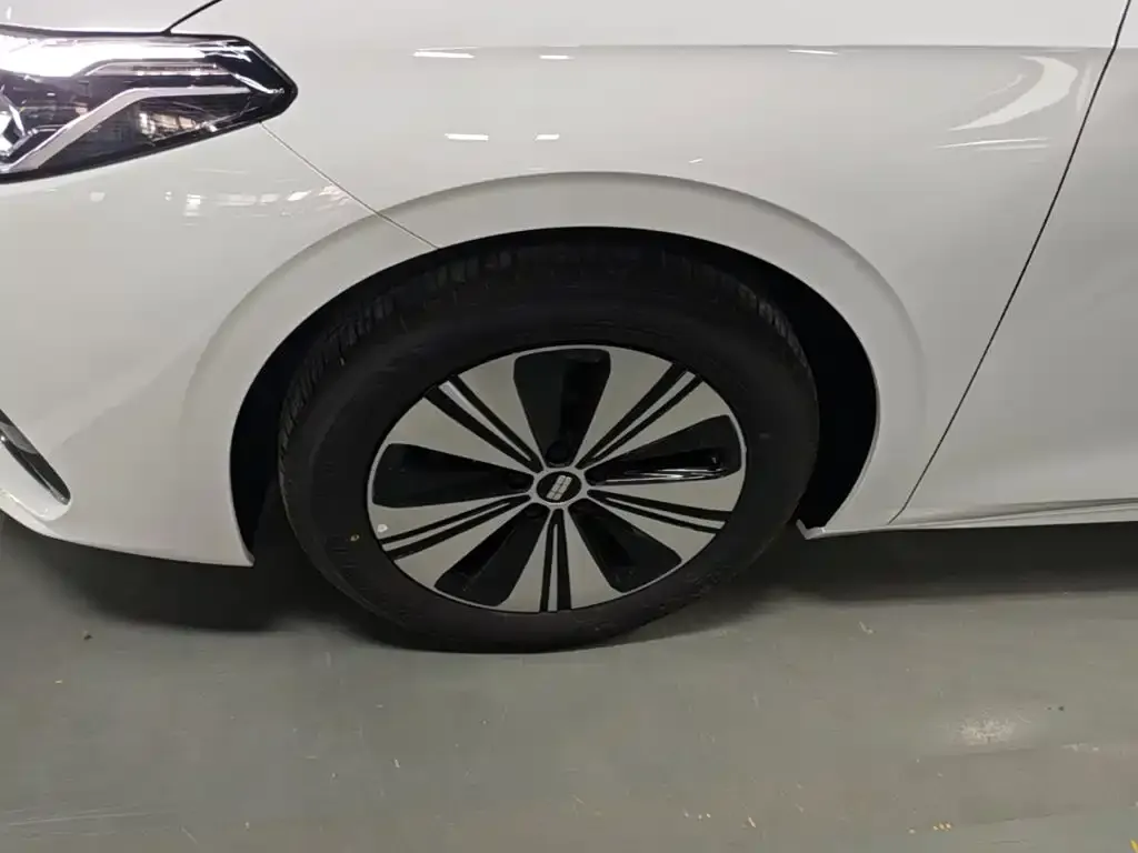 Geely Galaxy Galaxy A7 EM-i 150km Premium Edition 2026 — фото 23