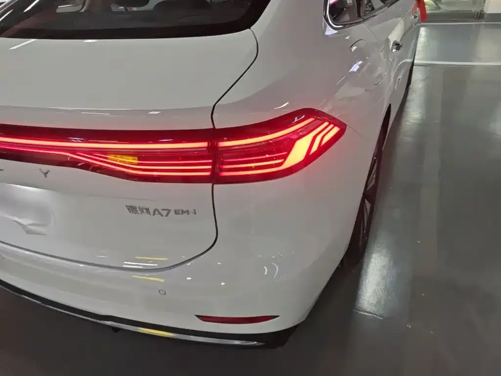 Geely Galaxy Galaxy A7 EM-i 150km Premium Edition 2026 — фото 8