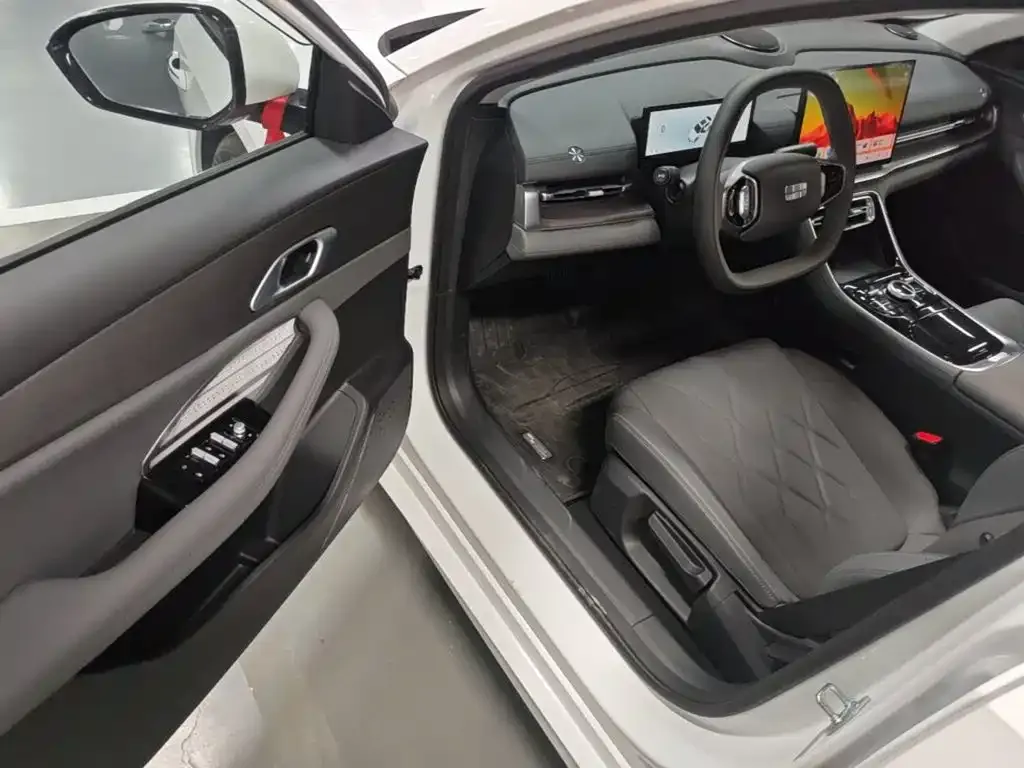 Geely Galaxy Galaxy A7 EM-i 150km Premium Edition 2026 — фото 16