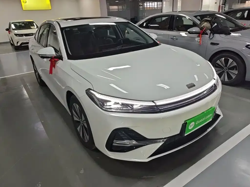 Geely Galaxy Galaxy A7 EM-i 150km Premium Edition 2026 — фото 4