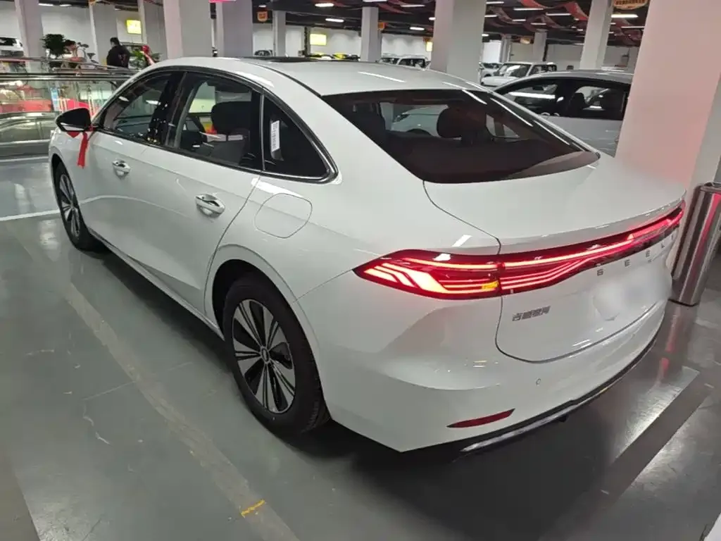 Geely Galaxy Galaxy A7 EM-i 150km Premium Edition 2026 — фото 5
