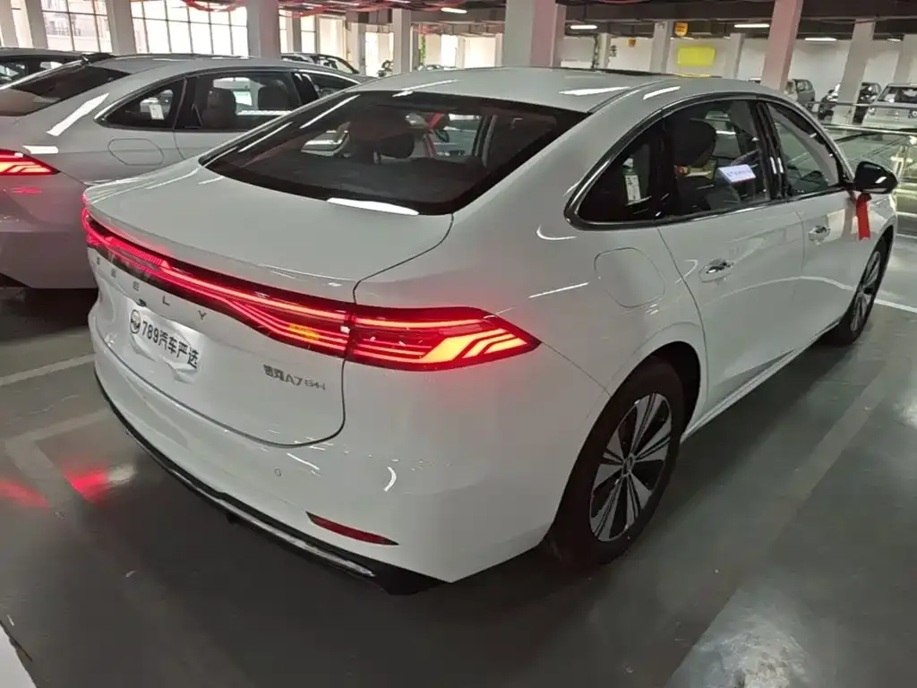 Geely Galaxy Galaxy A7 EM-i 150km Premium Edition 2026 — фото 7