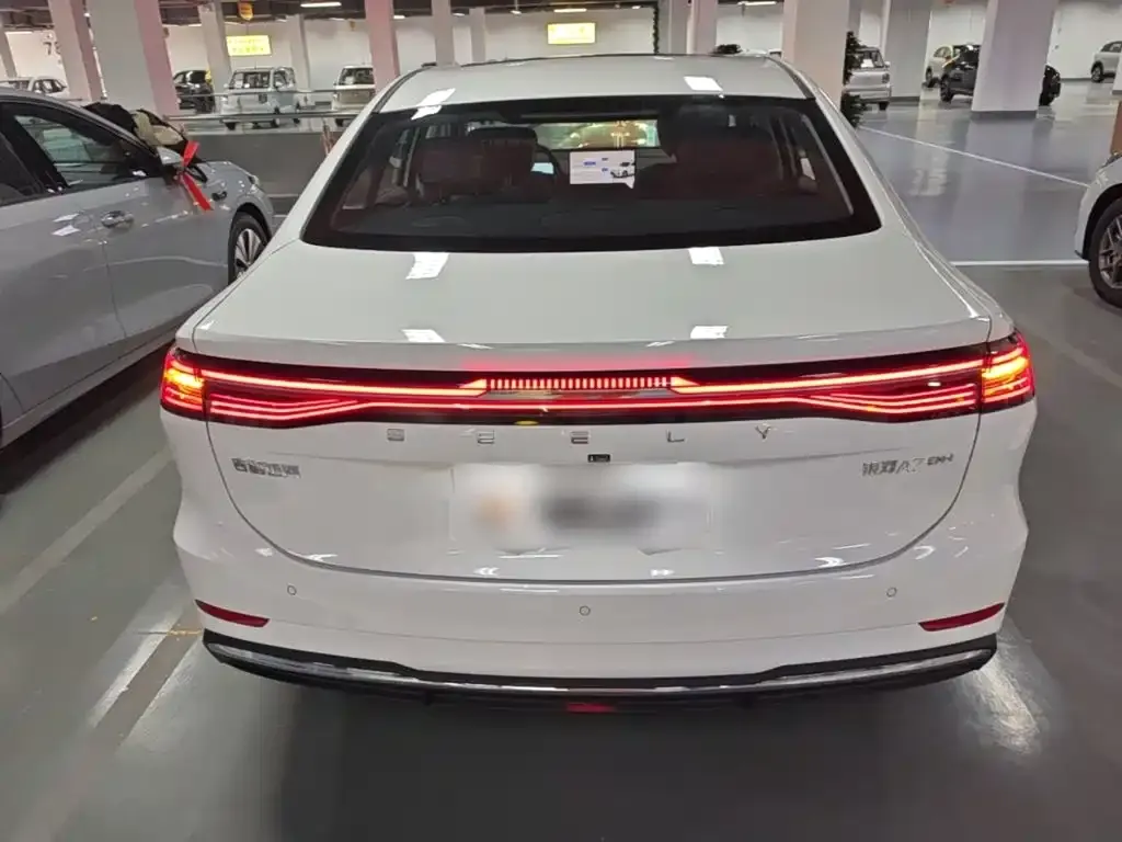 Geely Galaxy Galaxy A7 EM-i 150km Premium Edition 2026 — фото 6