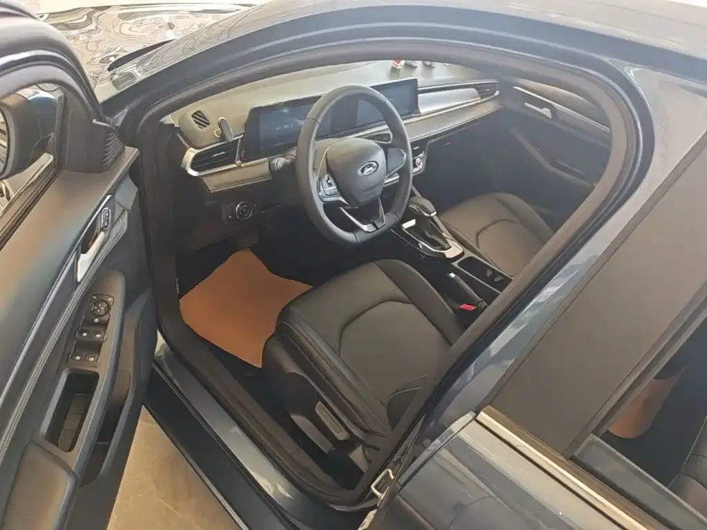 Ford Escort 1.5L Automatic Diamond Edition 2021 — фото 16