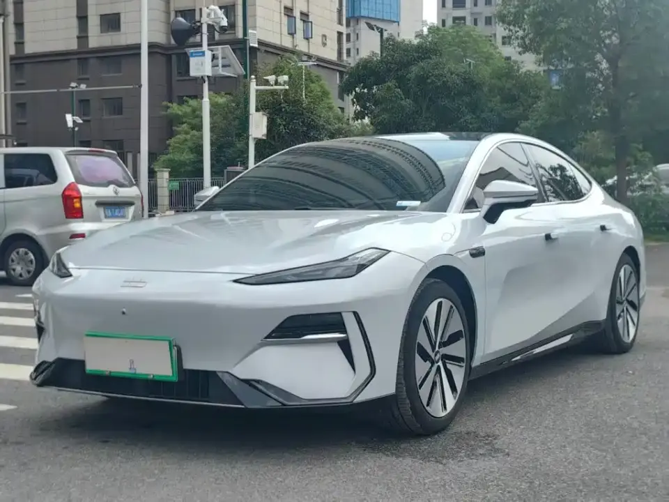 Geely Galaxy Galaxy E8 550km RWD MAX 2024