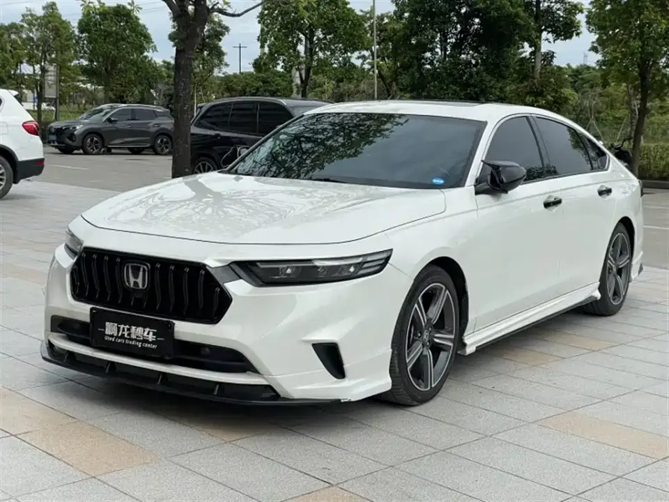 Honda Inspire 260TURBO Delicate Edition 2024