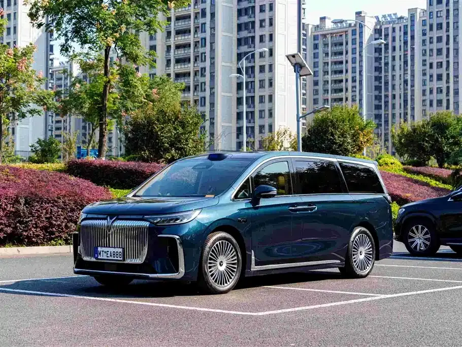 Voyah Auto Voyah Dreamer Model PHEV 4WD Premium QianKun Edition 2025