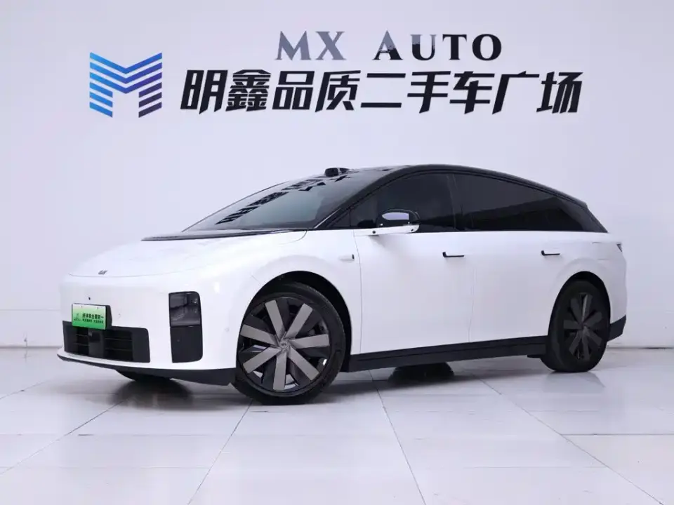 Li Auto i6 4WD Base Model 2025